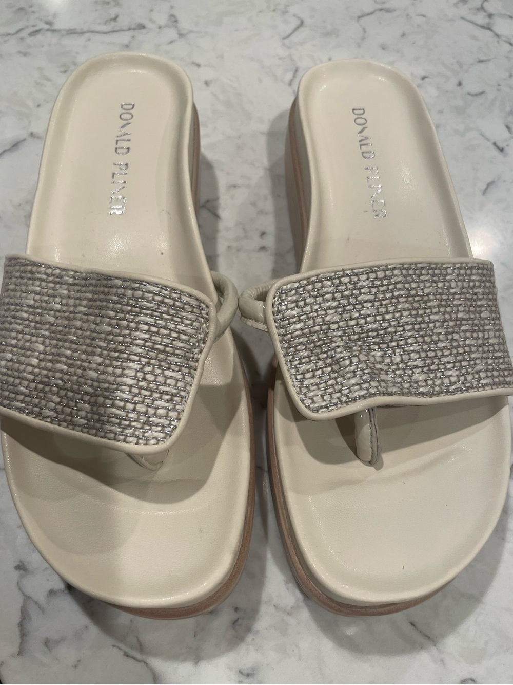 NWOT!🔥🔥Donald J. Pliner Women's Ivory Platform Sandals with Embellished Strap